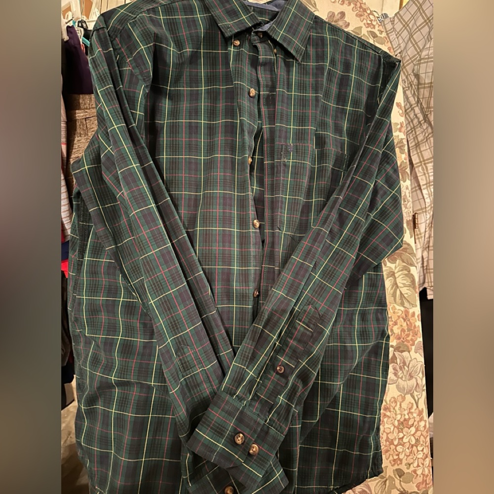 Men’s sz green Medium Plaid shirt long sleeve